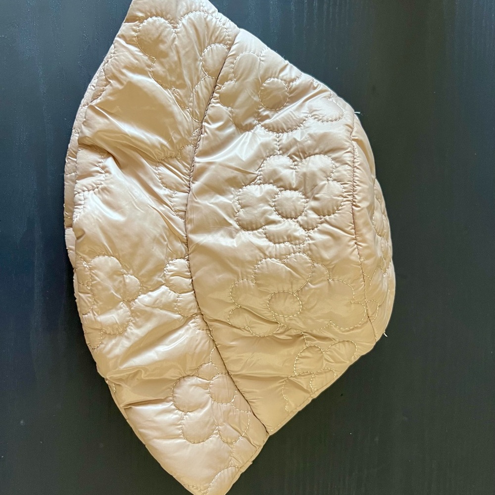 Cream Flower Quilted Bucket Hat